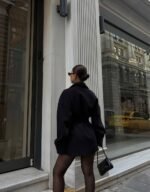 Дамско палто с коланче в два цвята - Image 5