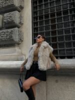 Дамски елек в два цвята