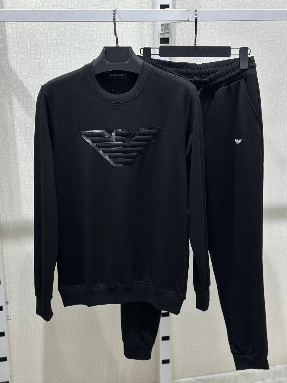 viber_image_2025-10-30_21-54-42-826 Спортен екип ARMNI - Image 1