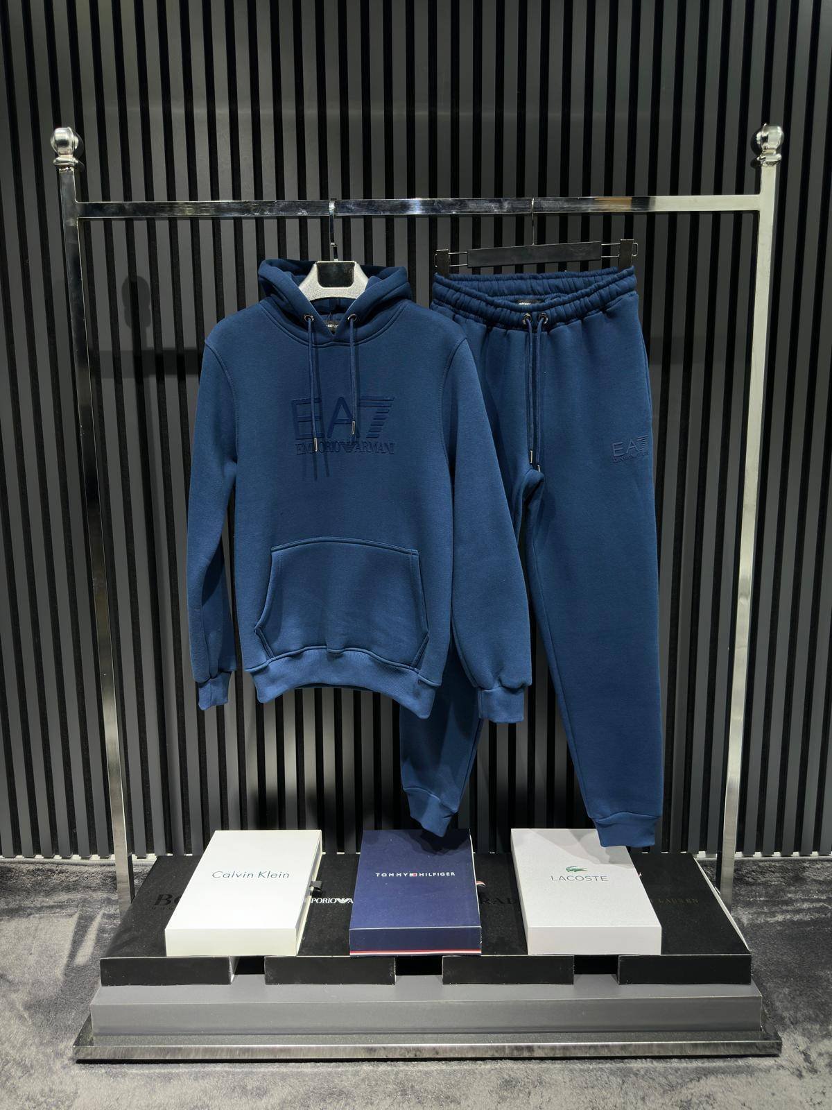 IMG-16b8d602fb58f55b79daa0833159d632-V Спортен екип ARMNI - Image 1