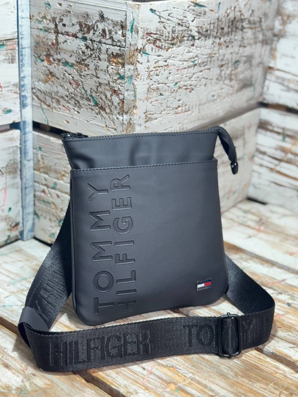 IMG_20260409_203355_785 Чанта TOMMY - Image 1